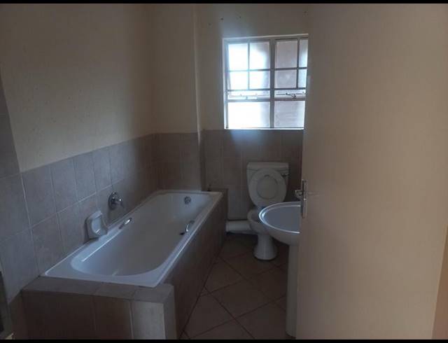 2 BEDROOM PROPERTY TO RENT IN HEUWELOORD